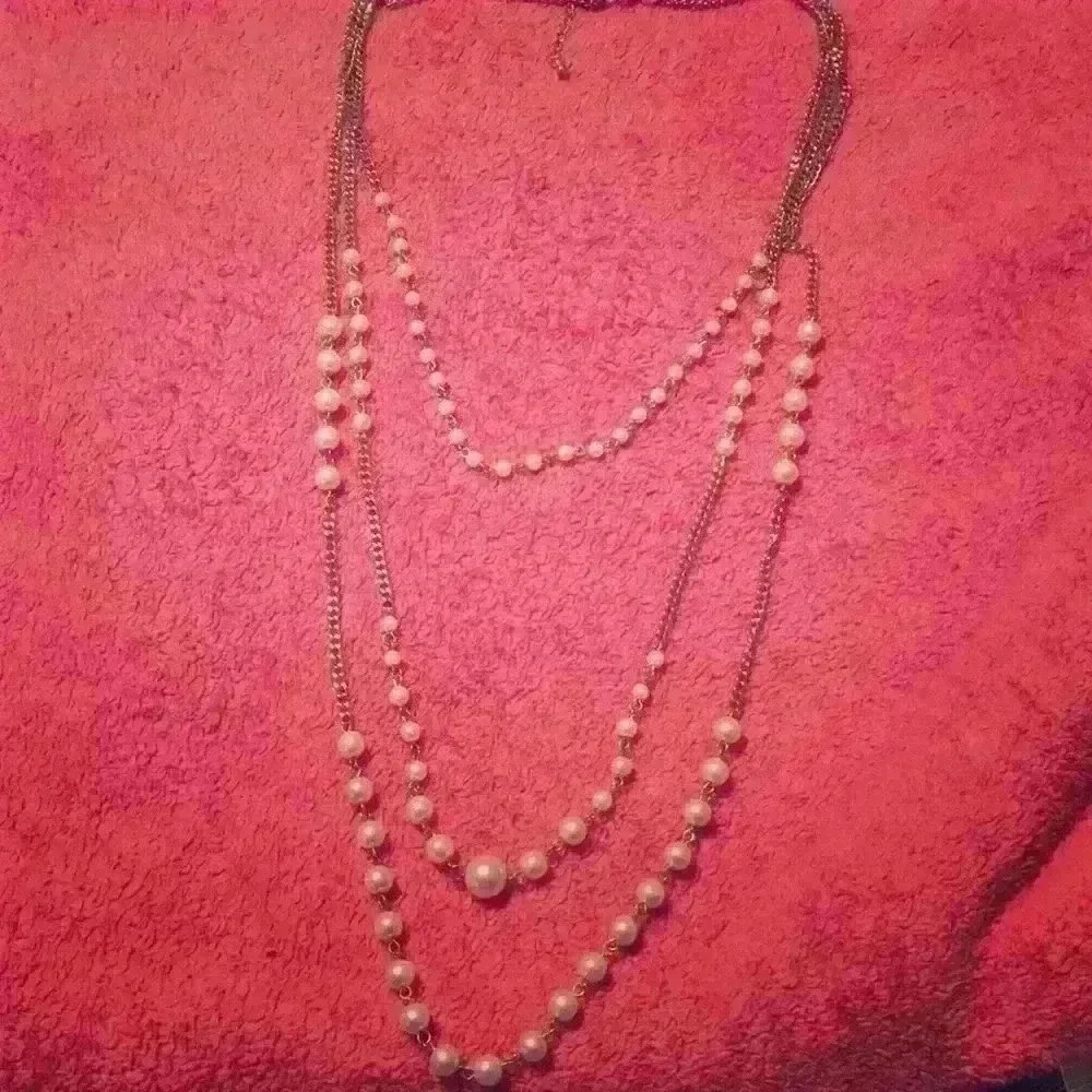Pink and gold pearl necklace